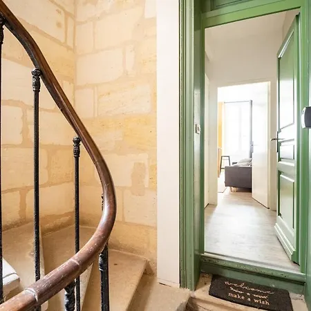 De Grand T2 Standing Apartment