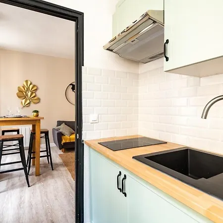 De Grand T2 Standing Apartment *