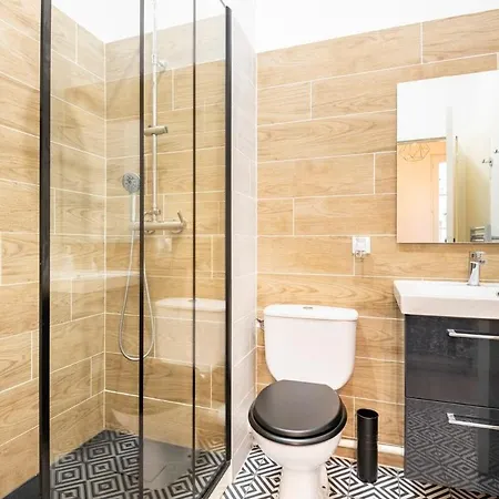 Apartment De Grand T2 Standing